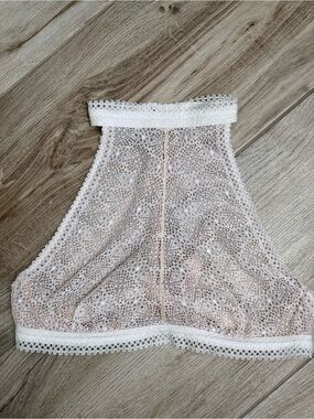 Victoria's Secret Beige and White Lace Bralette Size L NWT